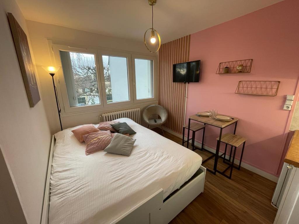 Rose, Studio Proche Centre Ville Caen Zewnętrze zdjęcie