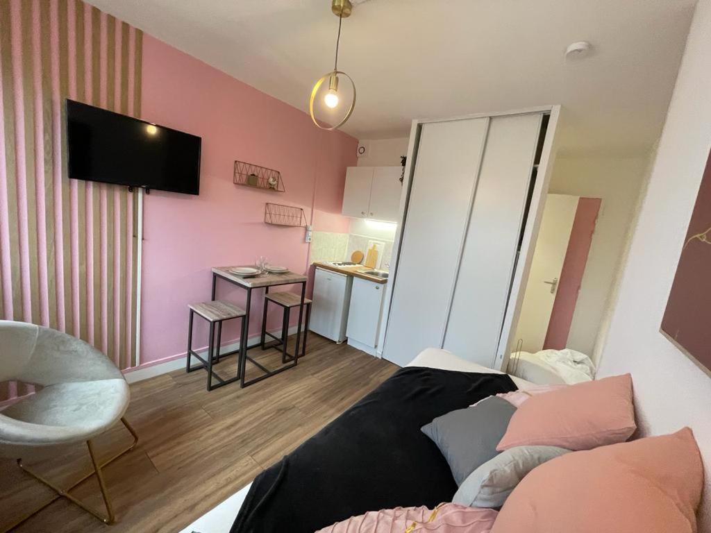 Rose, Studio Proche Centre Ville Caen Zewnętrze zdjęcie
